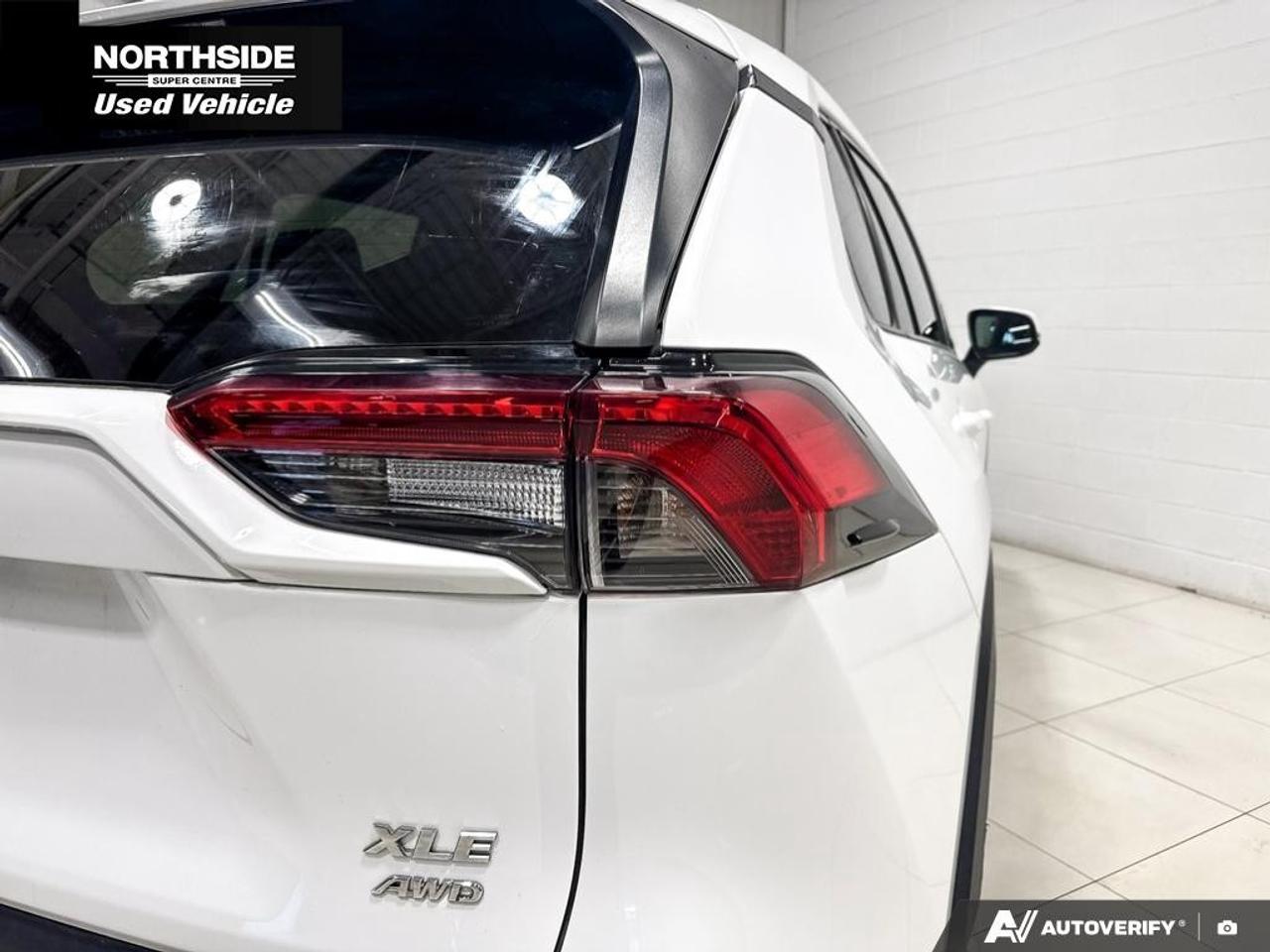 2021 Toyota RAV4 XLE AWD Photo