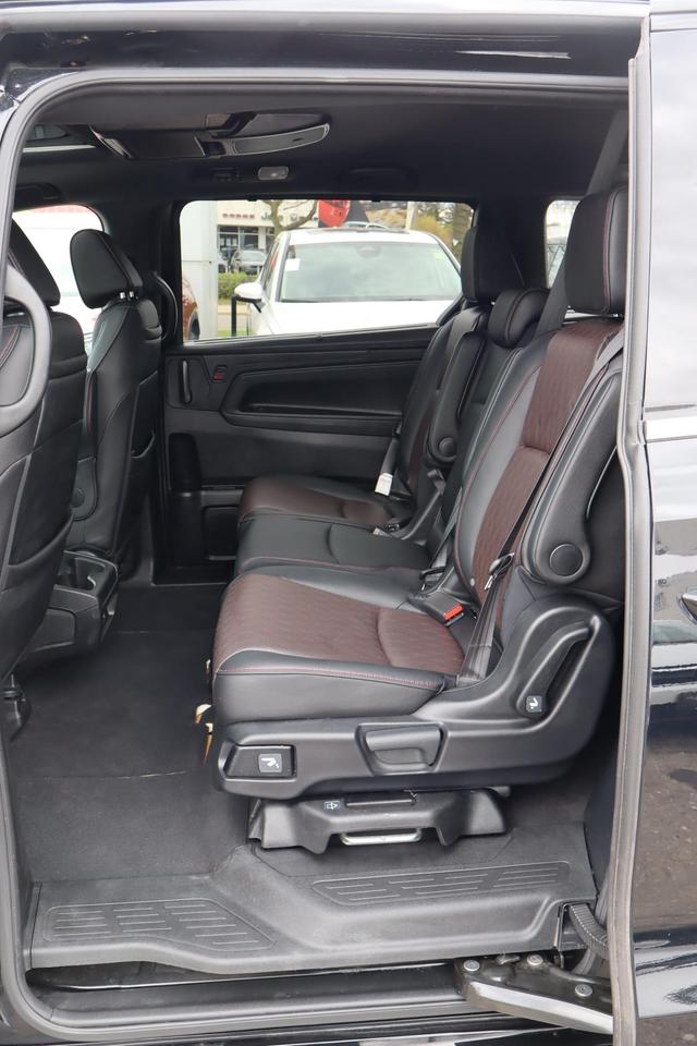2024 Honda Odyssey Black Edition Passenger Van Photo