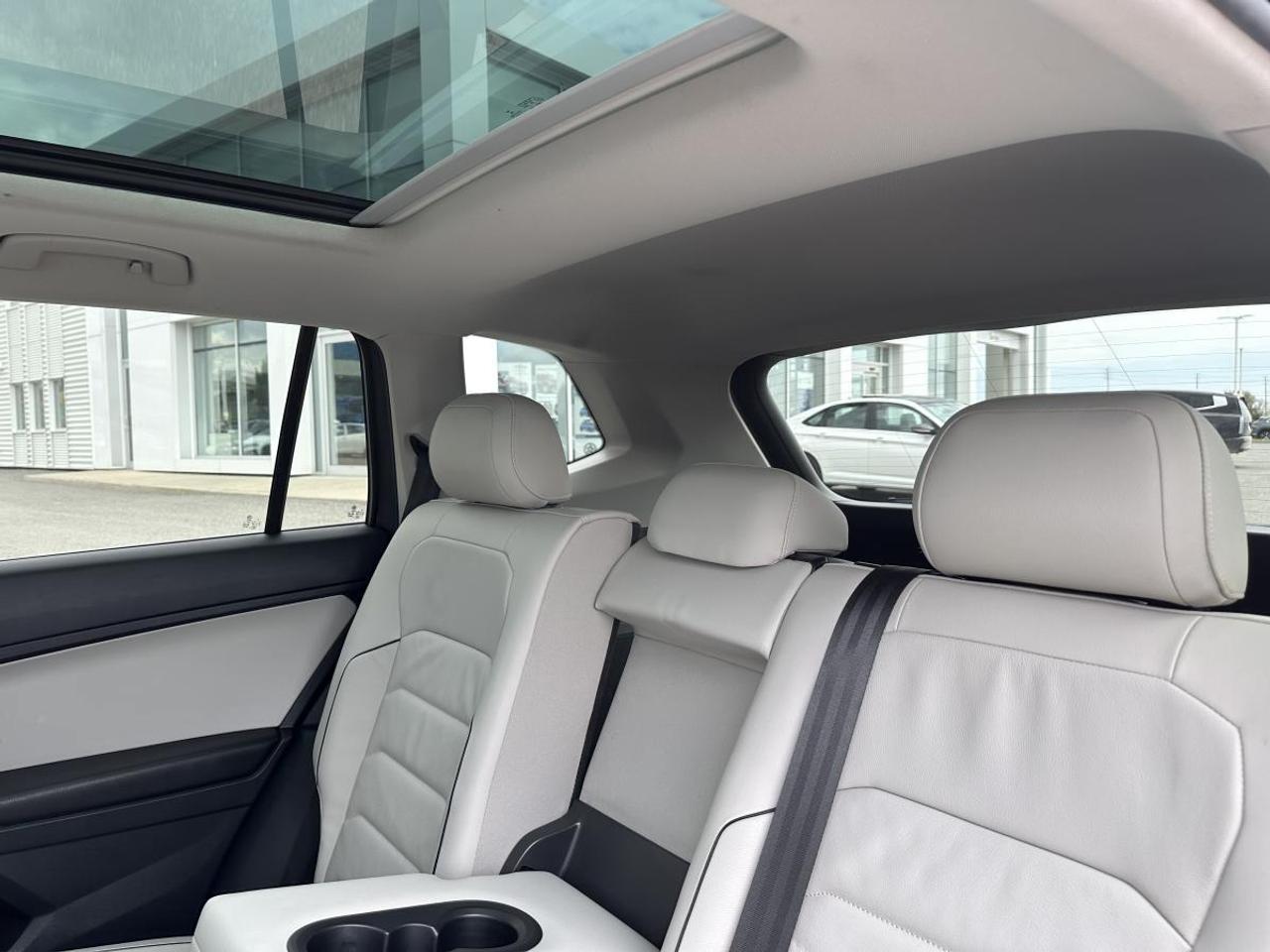 2018 Volkswagen Tiguan Highline 4MOTION AWD - 1 OWNER Photo