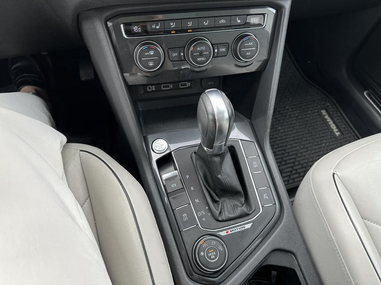 2018 Volkswagen Tiguan Highline 4MOTION AWD - 1 OWNER Photo