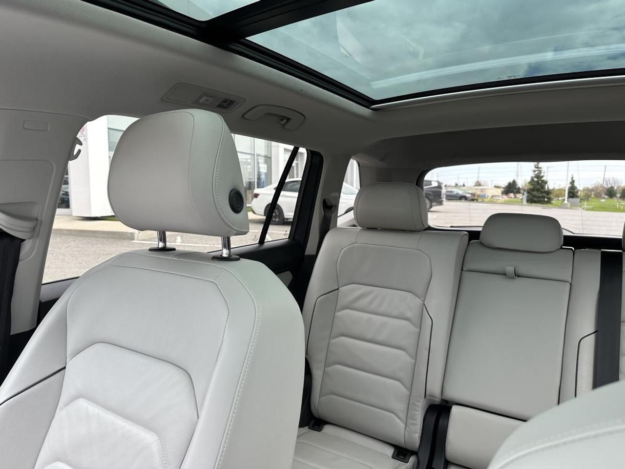 2018 Volkswagen Tiguan Highline 4MOTION AWD - 1 OWNER Photo