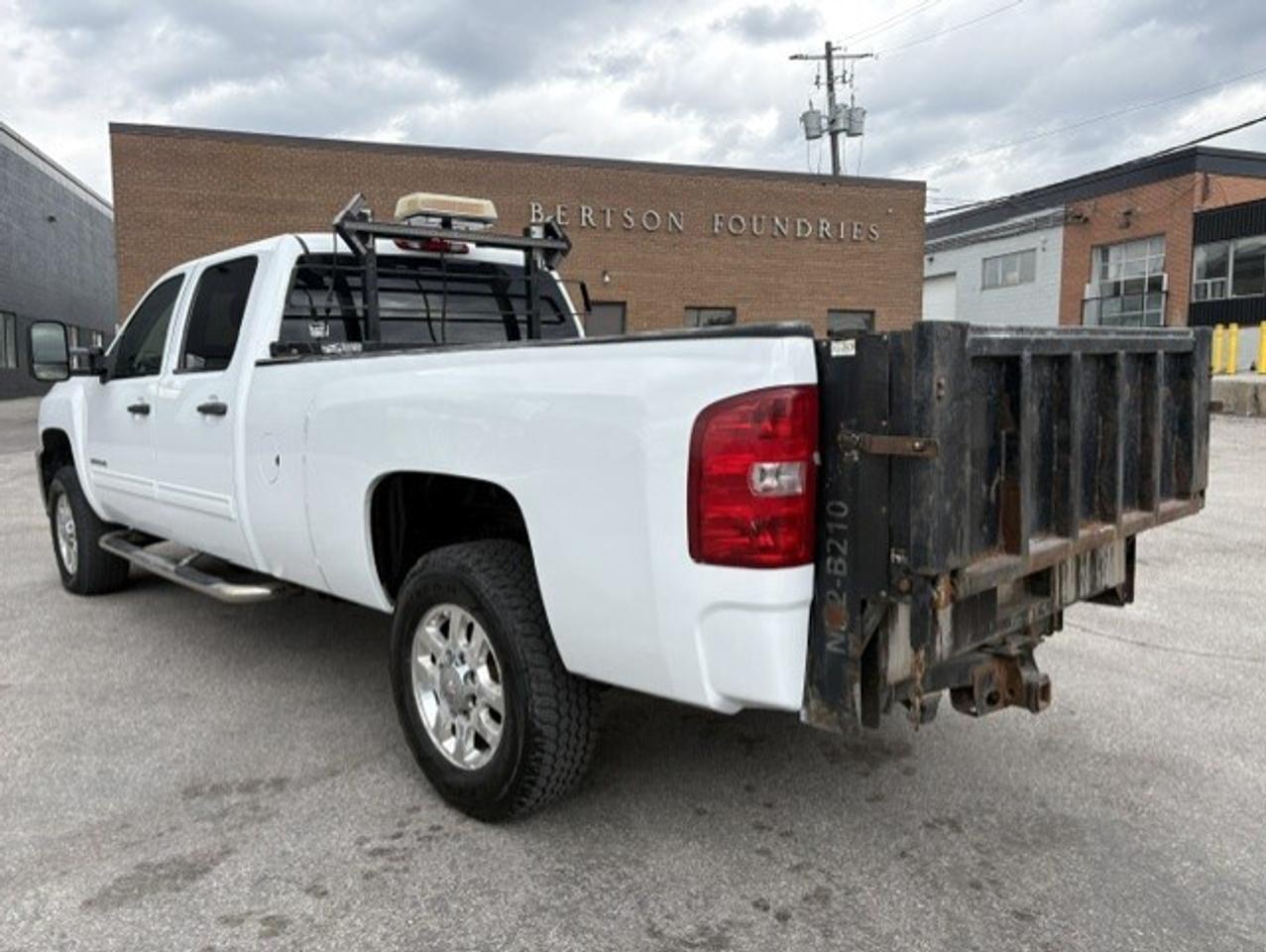 2011 Chevrolet Silverado 3500HD LT CREW CAB-8 FOOT LONG BOX-P/LIFTGATE-CERTIFIED!! Photo