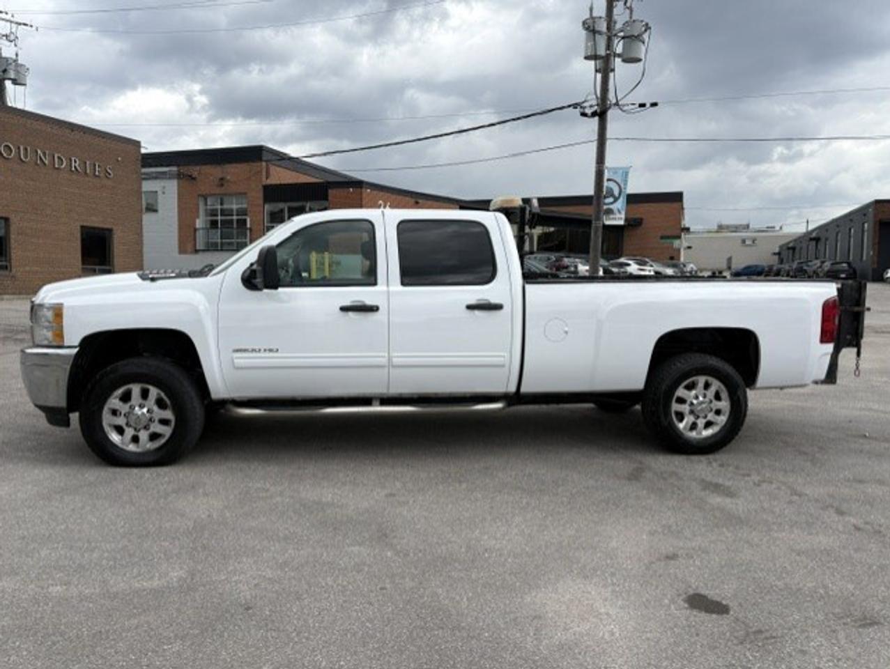 2011 Chevrolet Silverado 3500HD LT CREW CAB-8 FOOT LONG BOX-P/LIFTGATE-CERTIFIED!! Photo
