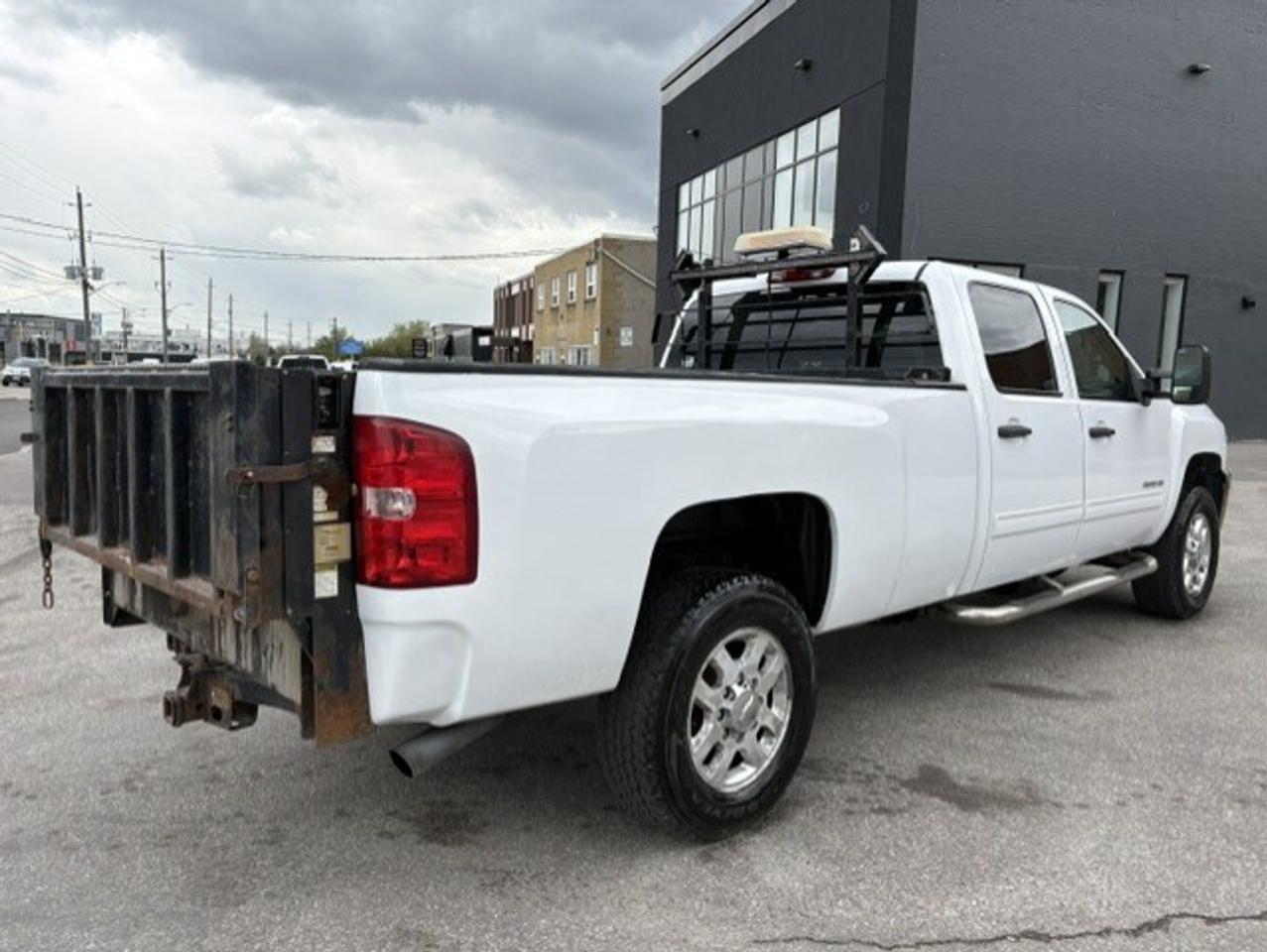 2011 Chevrolet Silverado 3500HD LT CREW CAB-8 FOOT LONG BOX-P/LIFTGATE-CERTIFIED!! Photo