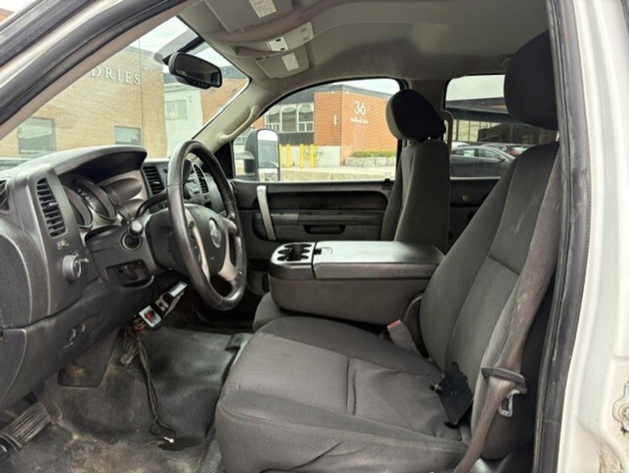2011 Chevrolet Silverado 3500HD LT CREW CAB-8 FOOT LONG BOX-P/LIFTGATE-CERTIFIED!! Photo