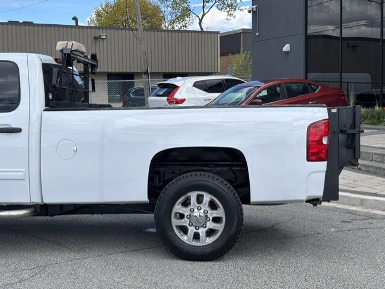 2011 Chevrolet Silverado 3500HD LT CREW CAB-8 FOOT LONG BOX-P/LIFTGATE-CERTIFIED!! Photo