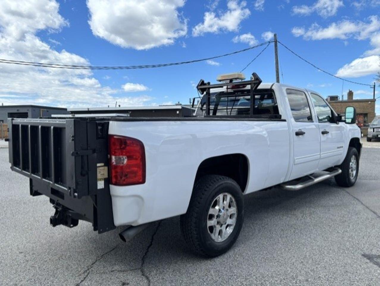 2011 Chevrolet Silverado 3500HD LT CREW CAB-8 FOOT LONG BOX-P/LIFTGATE-CERTIFIED!! Photo
