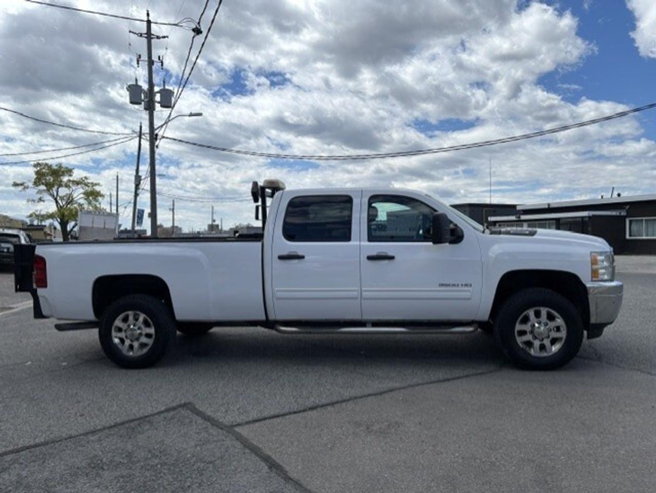 2011 Chevrolet Silverado 3500HD LT CREW CAB-8 FOOT LONG BOX-P/LIFTGATE-CERTIFIED!! Photo