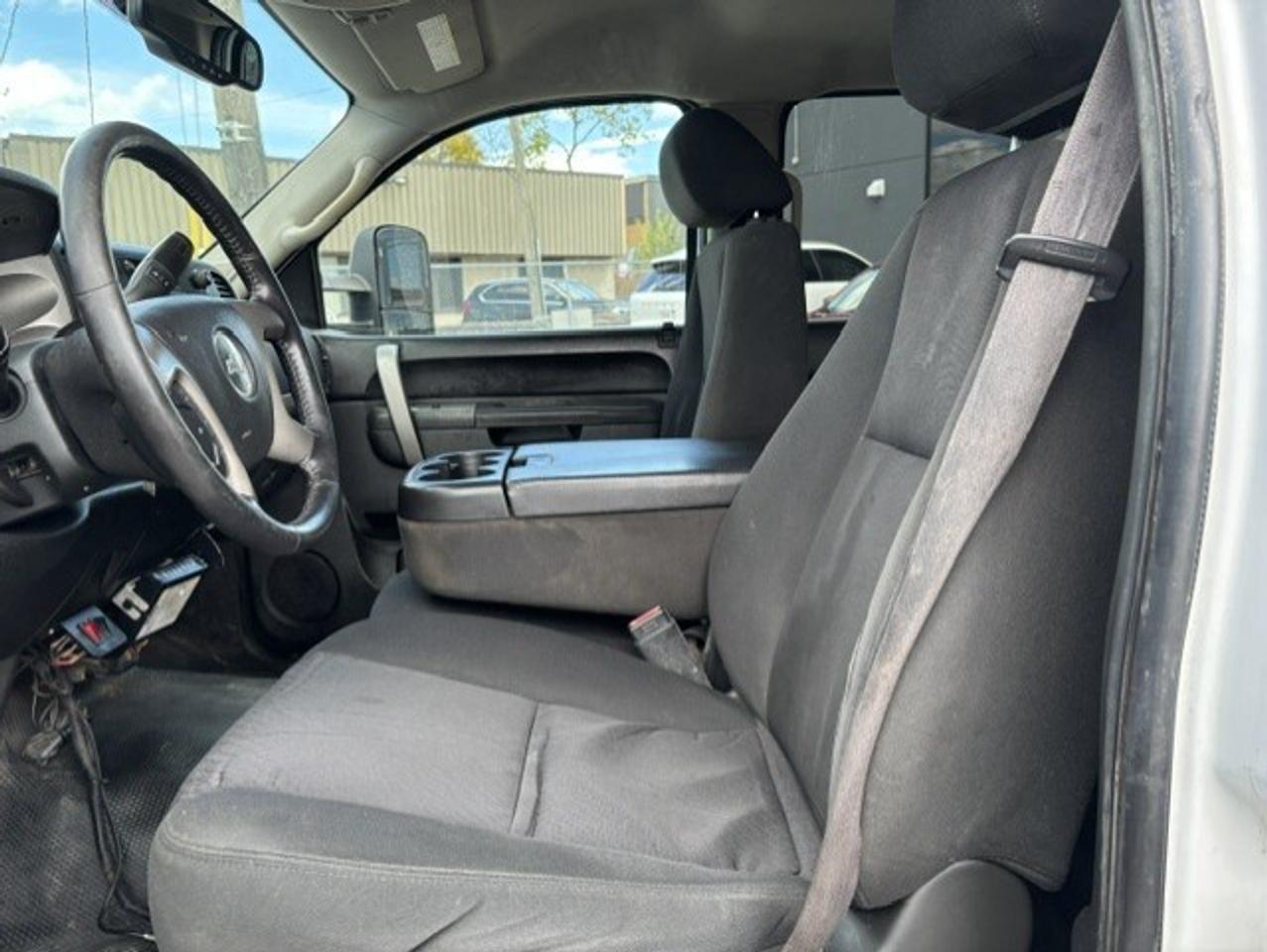 2011 Chevrolet Silverado 3500HD LT CREW CAB-8 FOOT LONG BOX-P/LIFTGATE-CERTIFIED!! Photo
