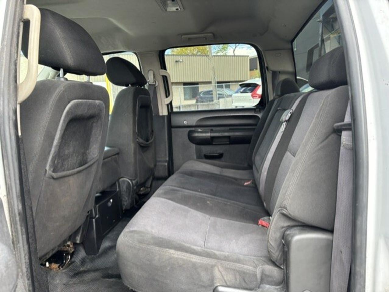 2011 Chevrolet Silverado 3500HD LT CREW CAB-8 FOOT LONG BOX-P/LIFTGATE-CERTIFIED!! Photo