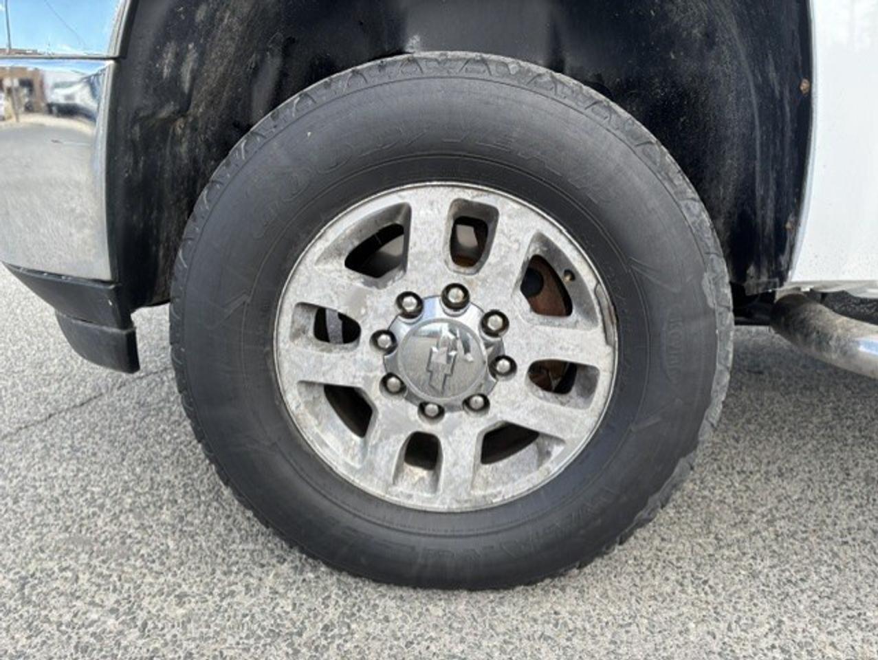 2011 Chevrolet Silverado 3500HD LT CREW CAB-8 FOOT LONG BOX-P/LIFTGATE-CERTIFIED!! Photo