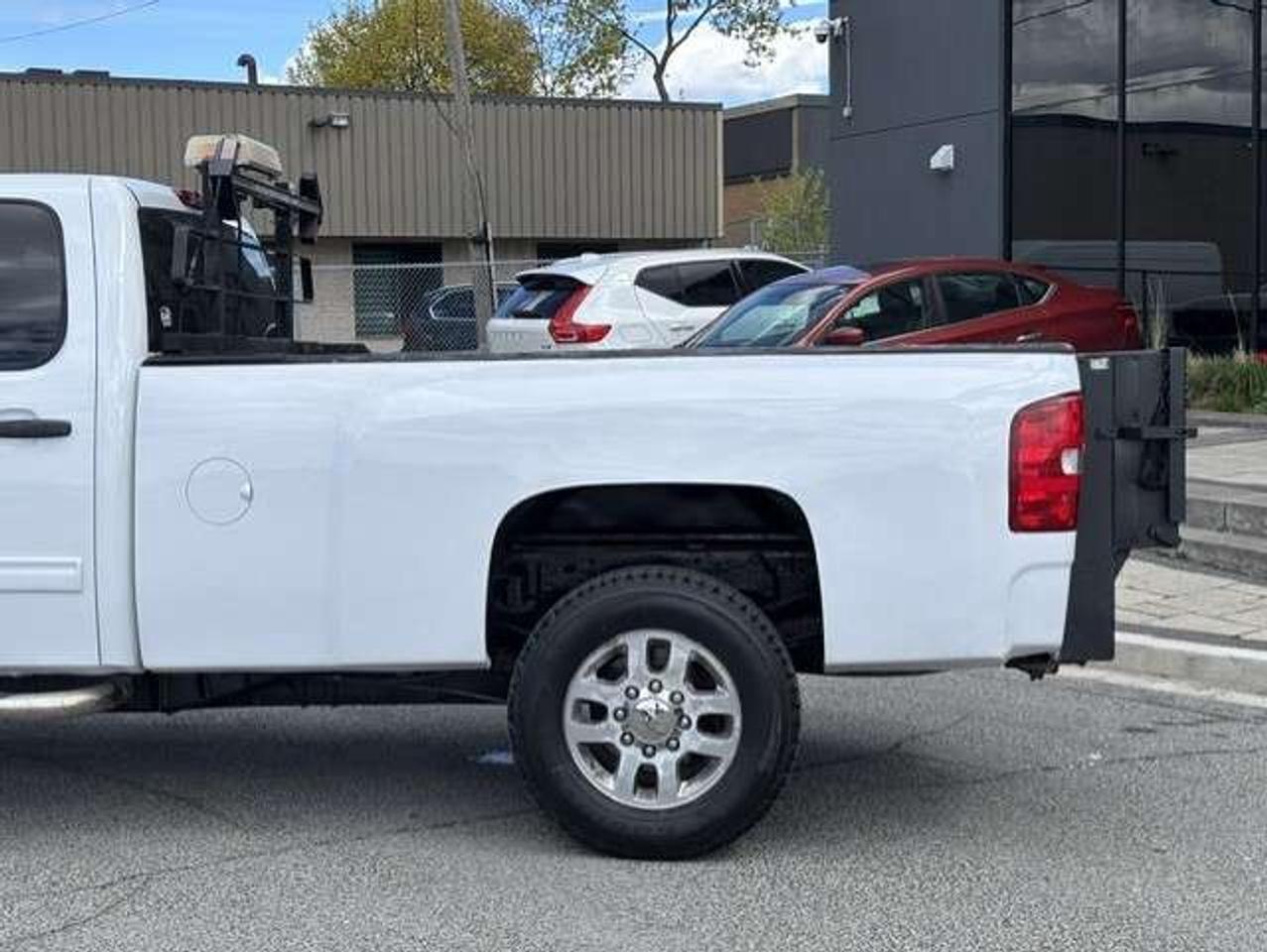 2011 Chevrolet Silverado 3500 LT CREW CAB-8 FOOT LONG BOX-P/LIFTGATE-CERTIFIED!! Photo