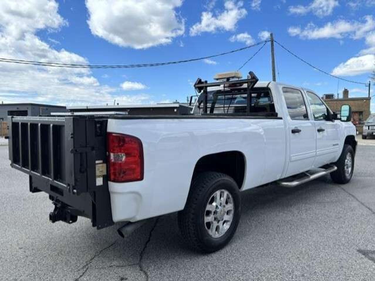 2011 Chevrolet Silverado 3500 LT CREW CAB-8 FOOT LONG BOX-P/LIFTGATE-CERTIFIED!! Photo
