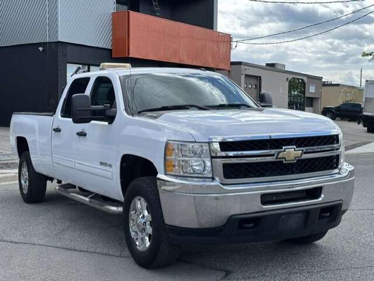 2011 Chevrolet Silverado 3500 LT CREW CAB-8 FOOT LONG BOX-P/LIFTGATE-CERTIFIED!! Photo