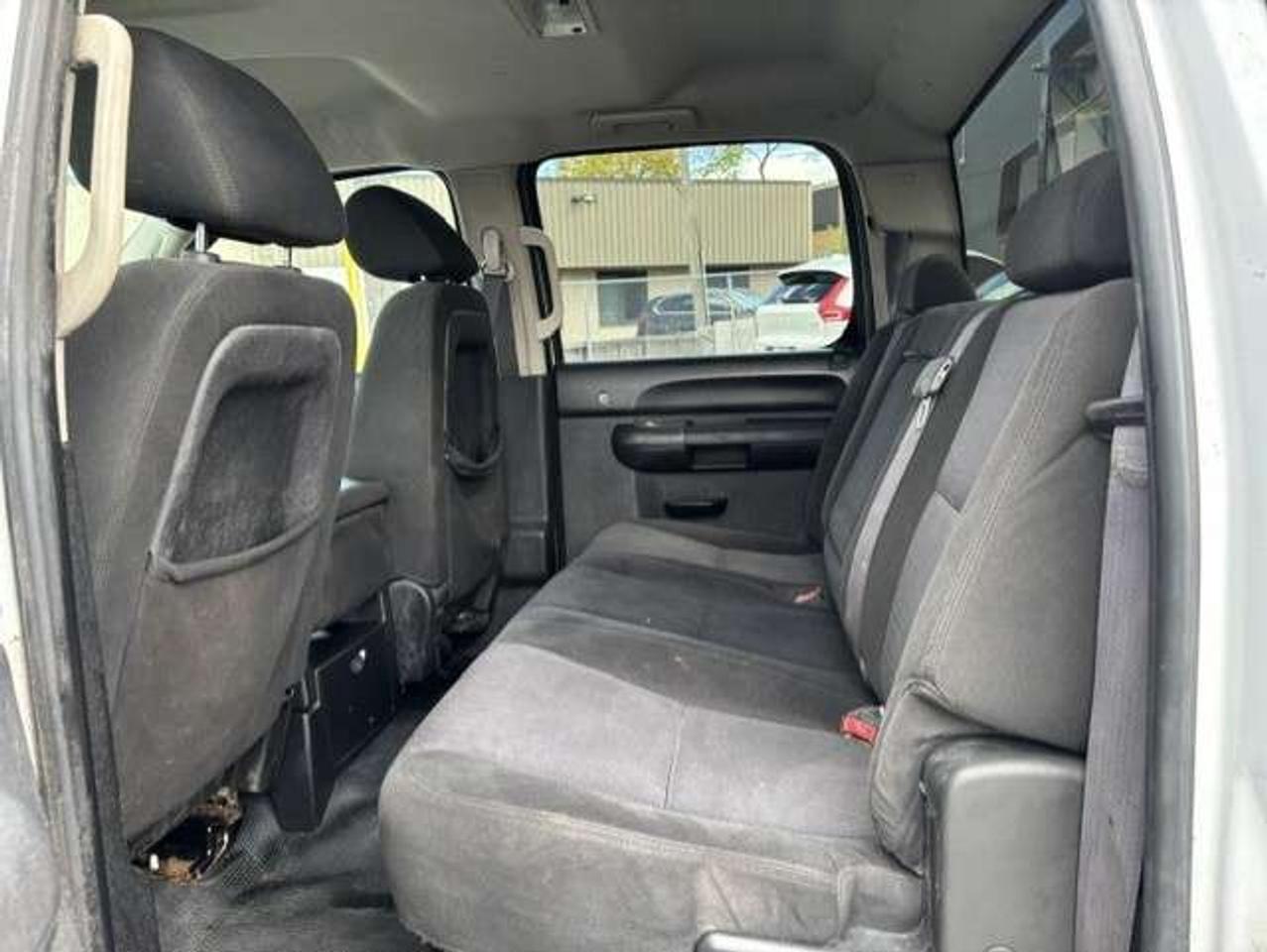 2011 Chevrolet Silverado 3500 LT CREW CAB-8 FOOT LONG BOX-P/LIFTGATE-CERTIFIED!! Photo