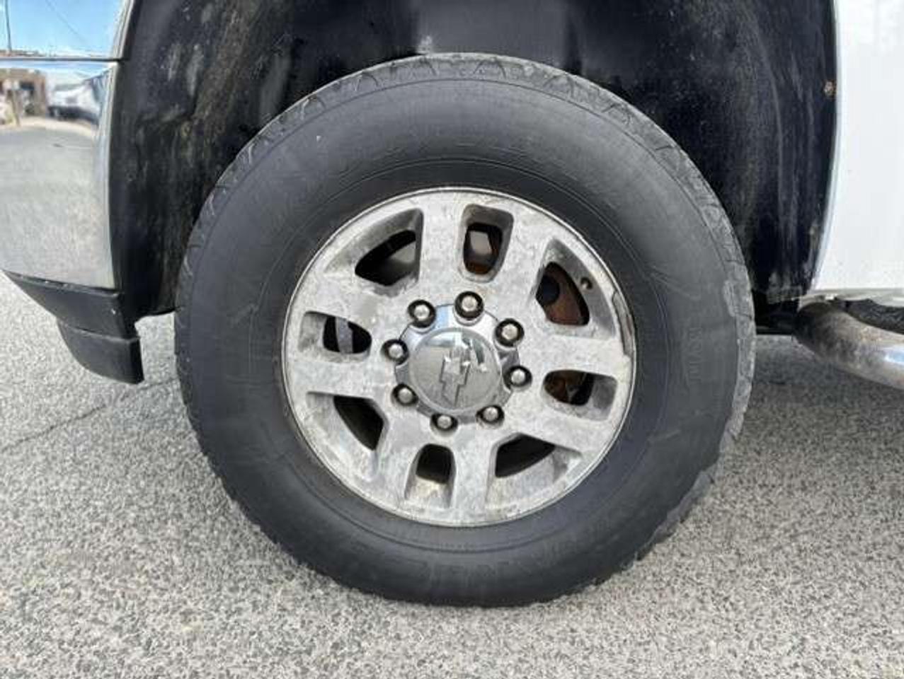 2011 Chevrolet Silverado 3500 LT CREW CAB-8 FOOT LONG BOX-P/LIFTGATE-CERTIFIED!! Photo