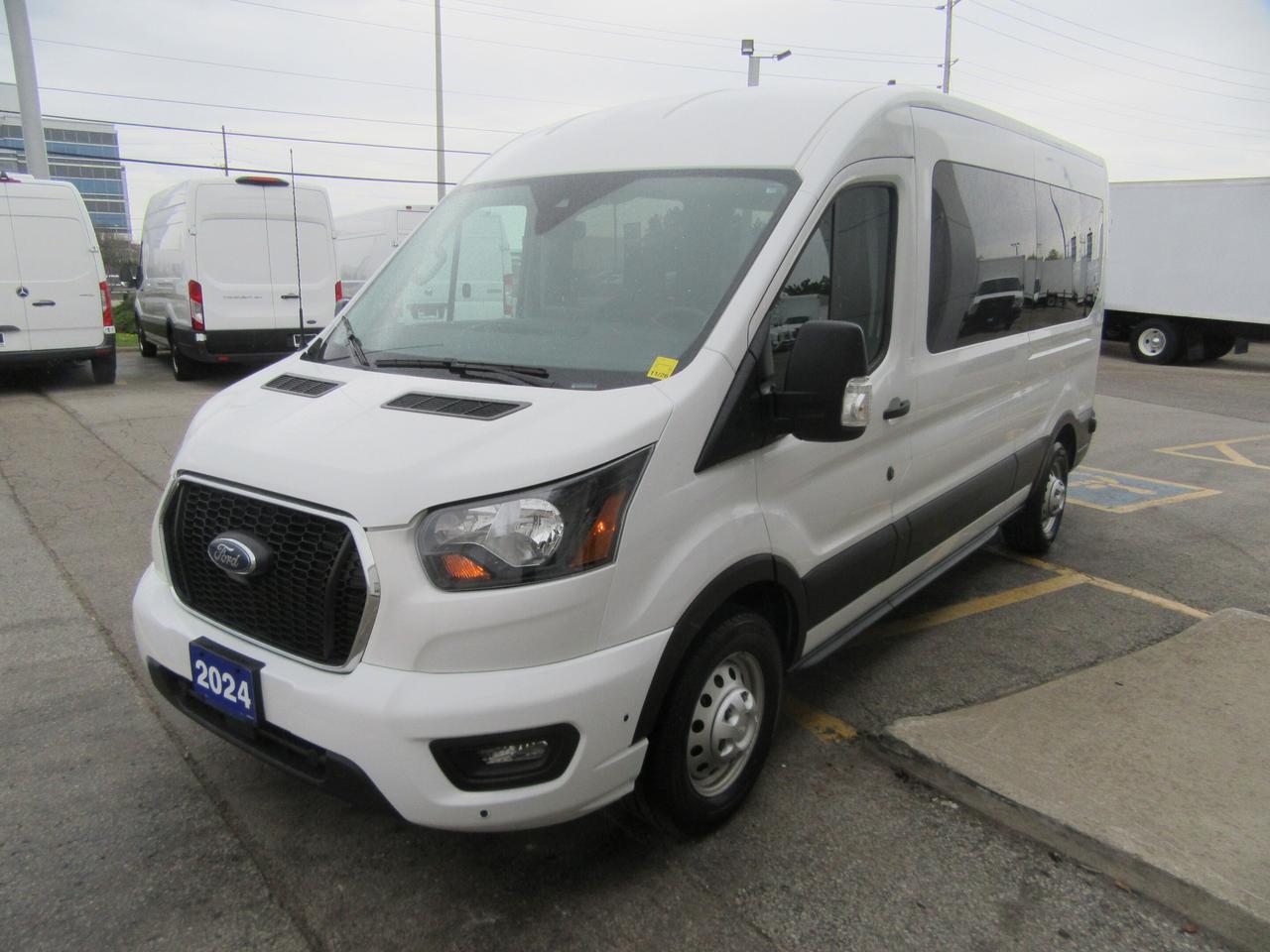 2024 Ford Transit Connect Passenger Wagon T-350 MID ROOF EXT ALL WHEEL DRIVE 15 PASS VAN XLT Photo