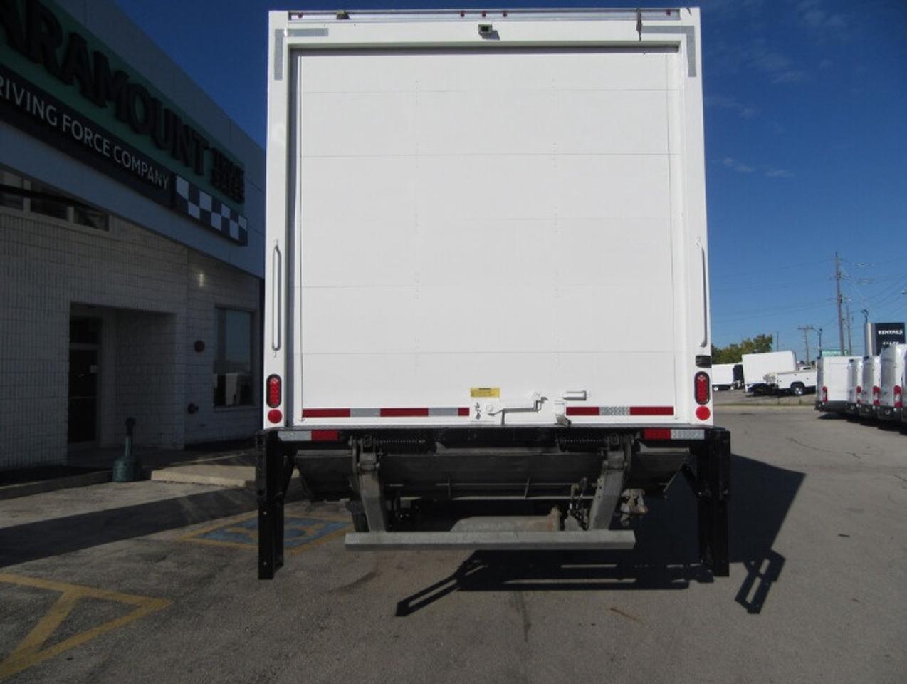 2022 International MV 607 26FT ALUMINUM BOX POWER LIFTGATE Photo3
