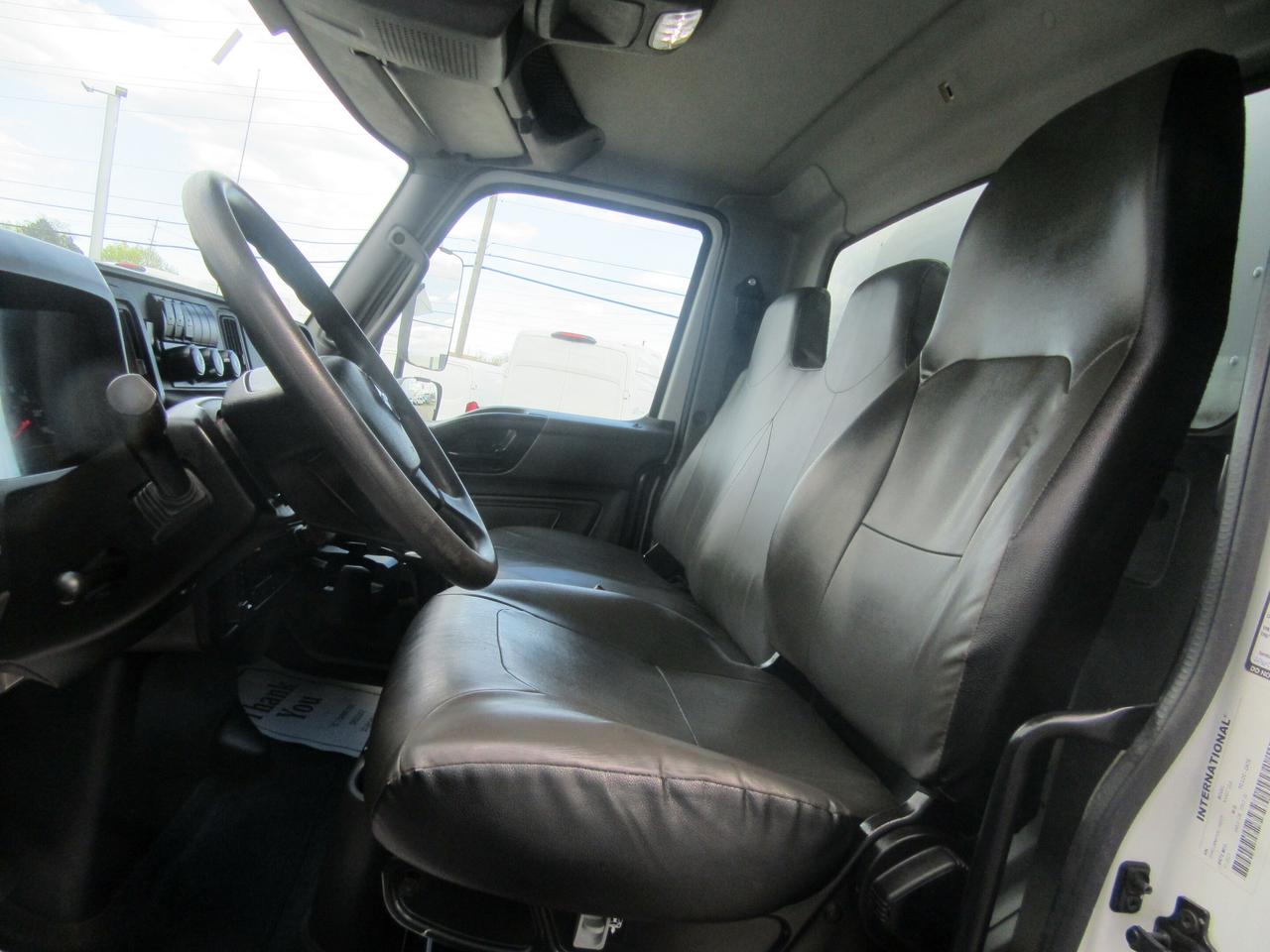 2022 International MV 607 26FT HIGH & WIDE ALUMINUM BOX POWER LIFTGATE Photo