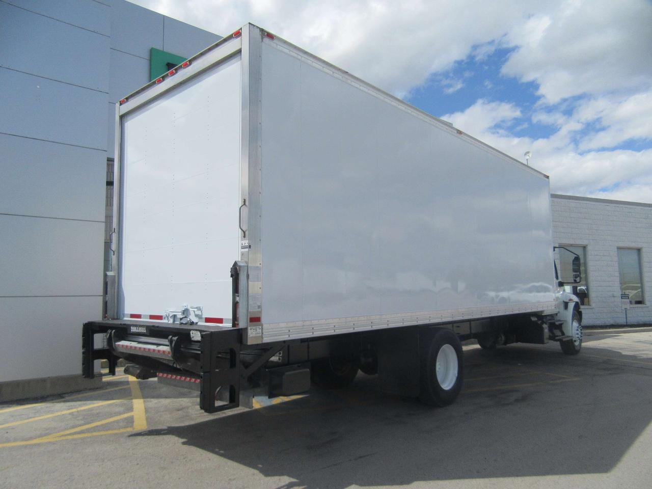2022 International MV 607 26FT HIGH & WIDE ALUMINUM BOX POWER LIFTGATE Photo