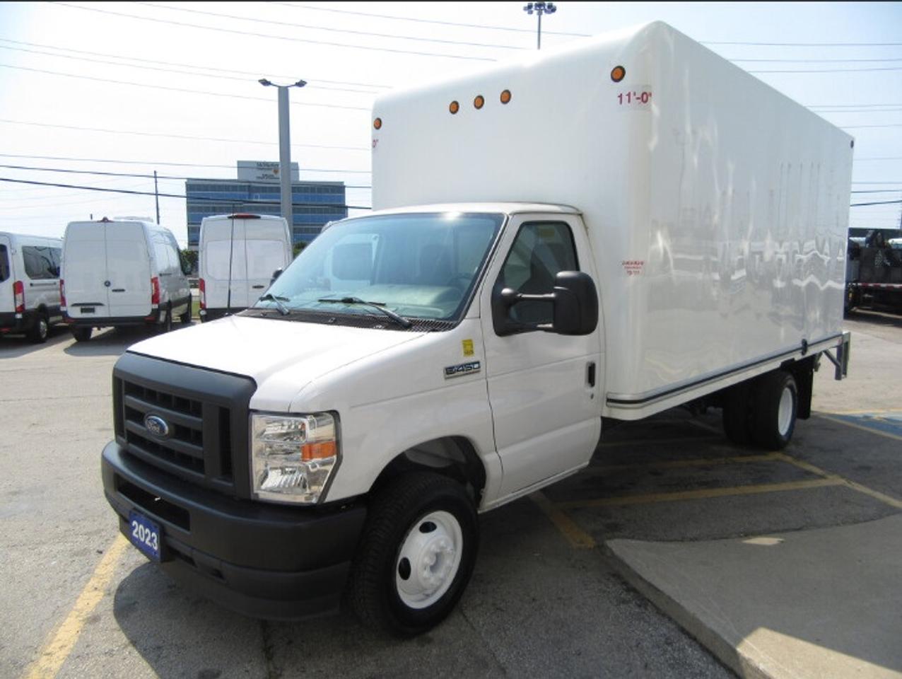 2023 Ford E-450 CUBE VAN 16FT HIGH BOX & POWER LIFTGATE Photo