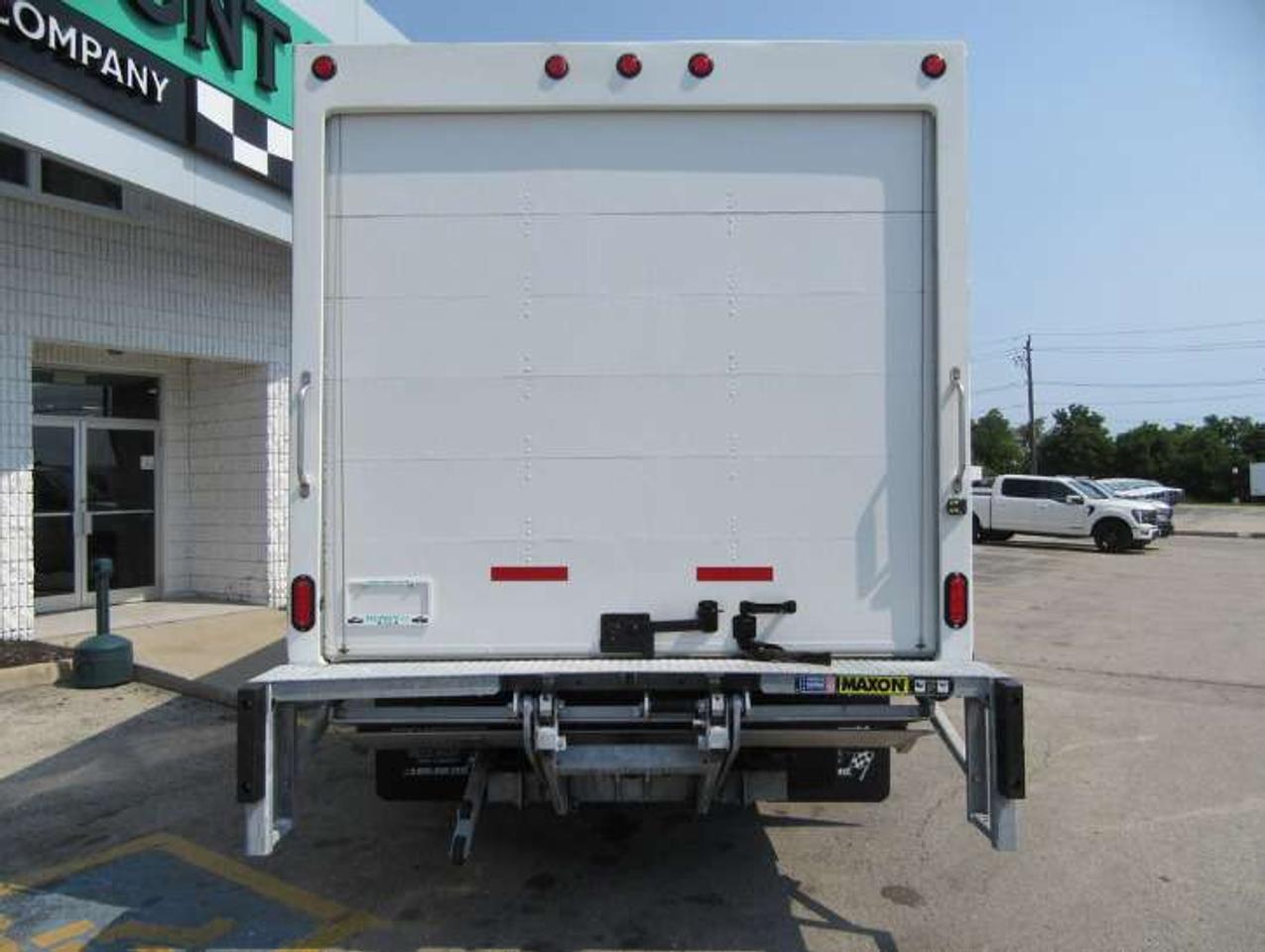 2023 Ford E-450 CUBE VAN 16FT HIGH BOX & POWER LIFTGATE Photo