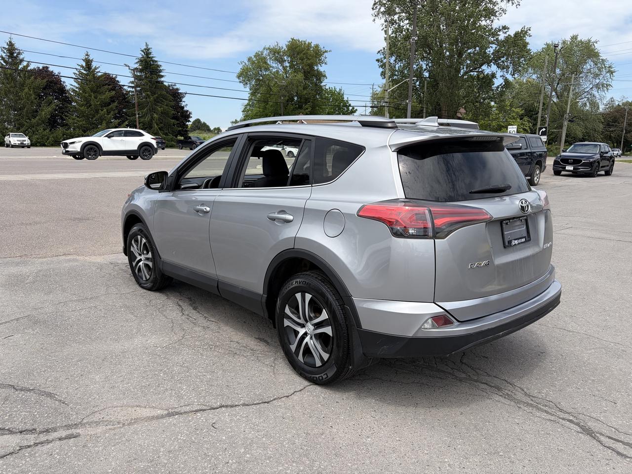 2017 Toyota RAV4 LE/AWD/BACK UP CAM/CALL PICTON 613-476-2188 Photo2