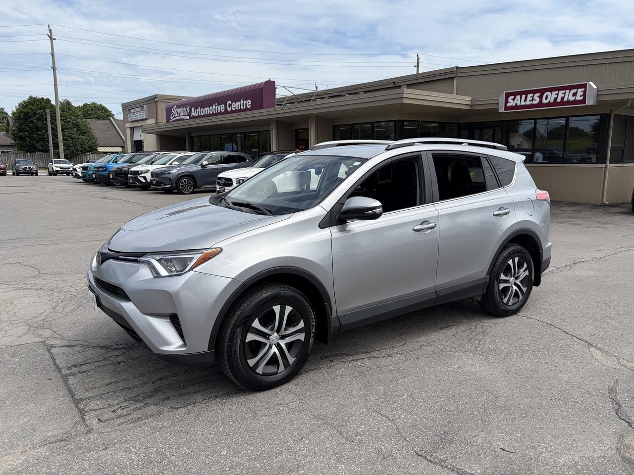 2017 Toyota RAV4 LE/AWD/BACK UP CAM/CALL PICTON 613-476-2188 Photo