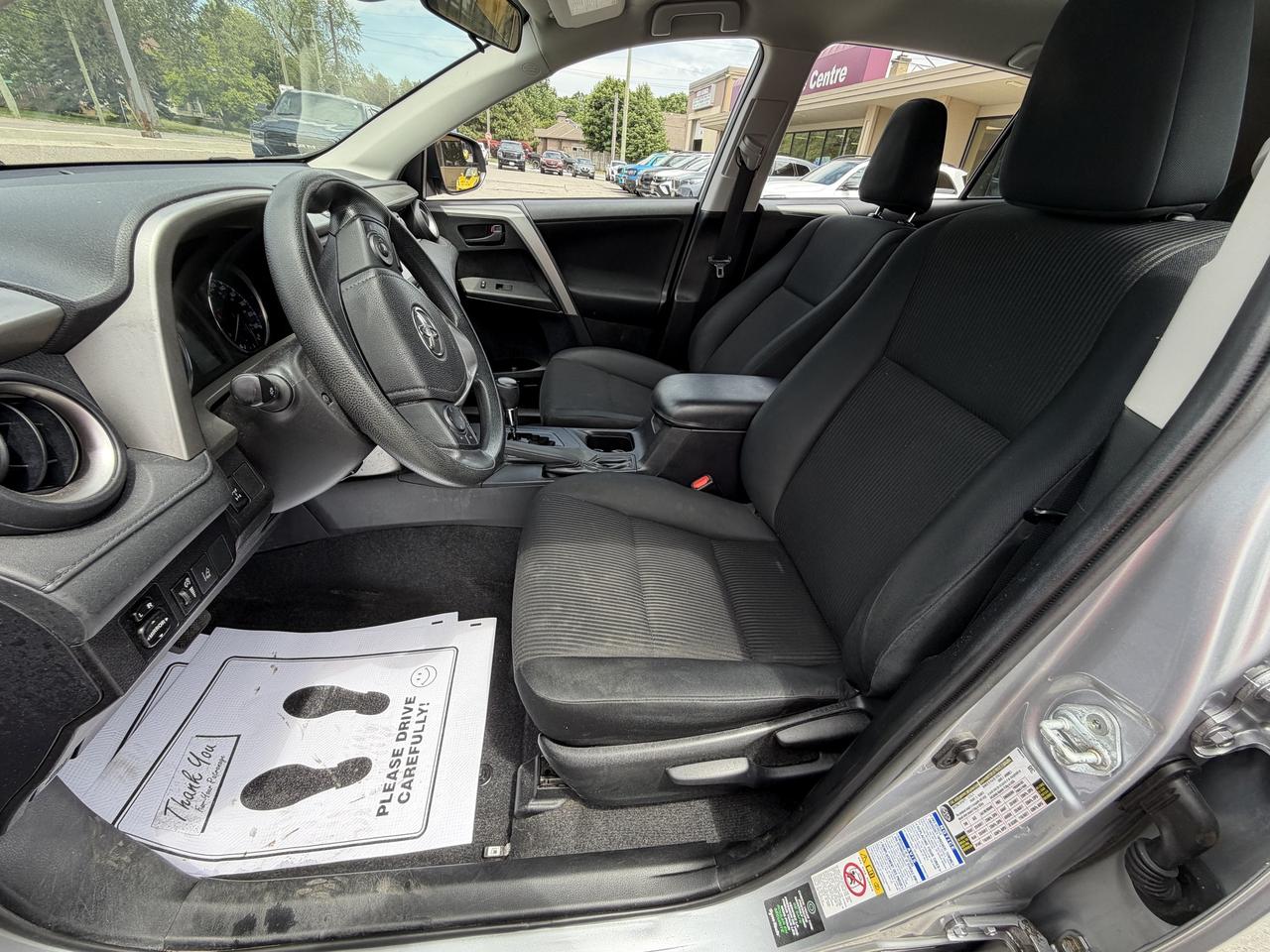 2017 Toyota RAV4 LE/AWD/BACK UP CAM/CALL PICTON 613-476-2188 Photo