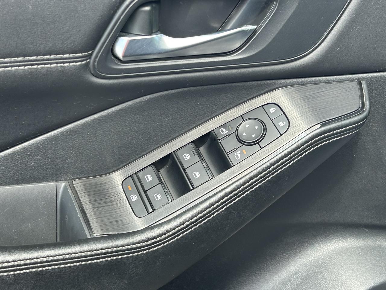2023 Nissan Rogue SV MIDNIGHT EDITION/HEATED SEATS/LEATHER/PWR ROOF Photo