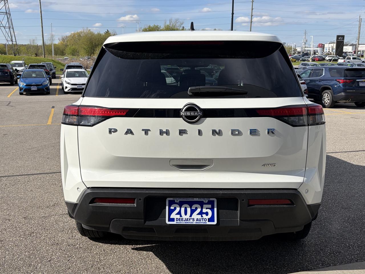 2025 Nissan Pathfinder S 4WD Photo