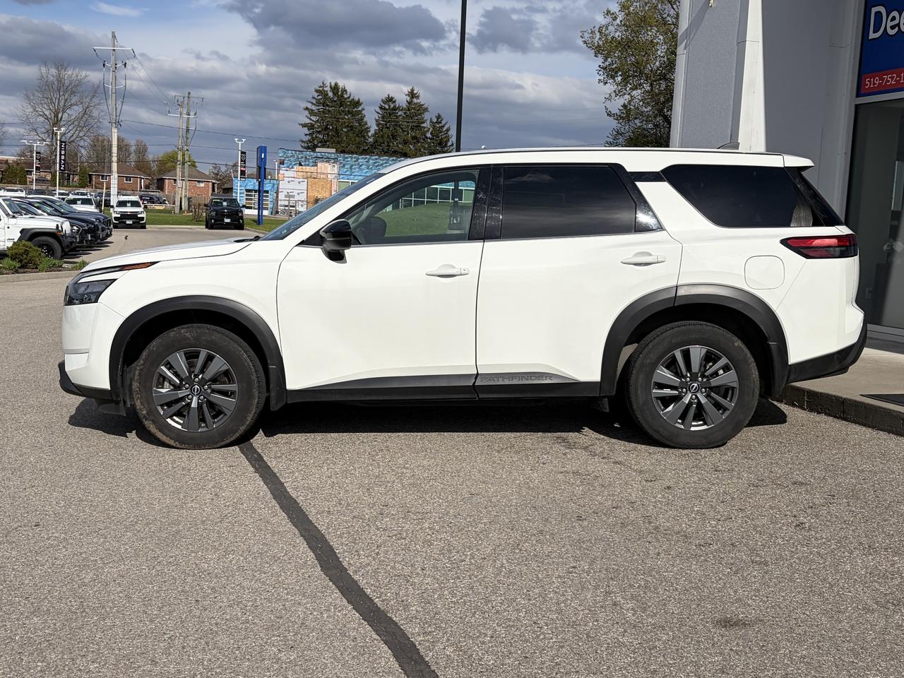 2025 Nissan Pathfinder S 4WD Photo