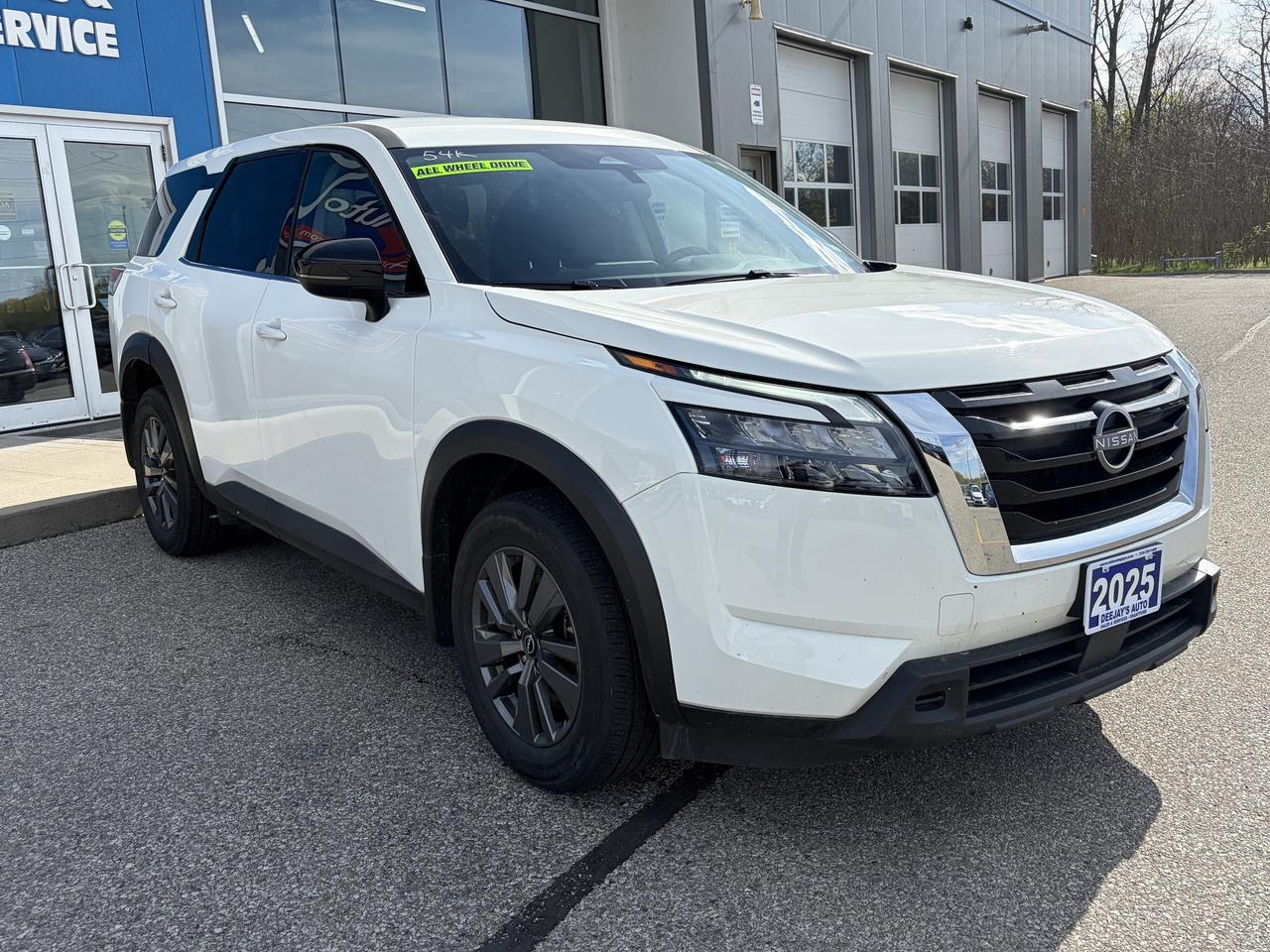 2025 Nissan Pathfinder S 4WD Photo