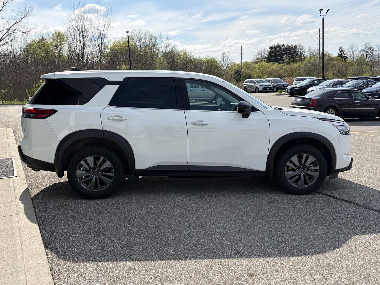 2025 Nissan Pathfinder S 4WD Photo
