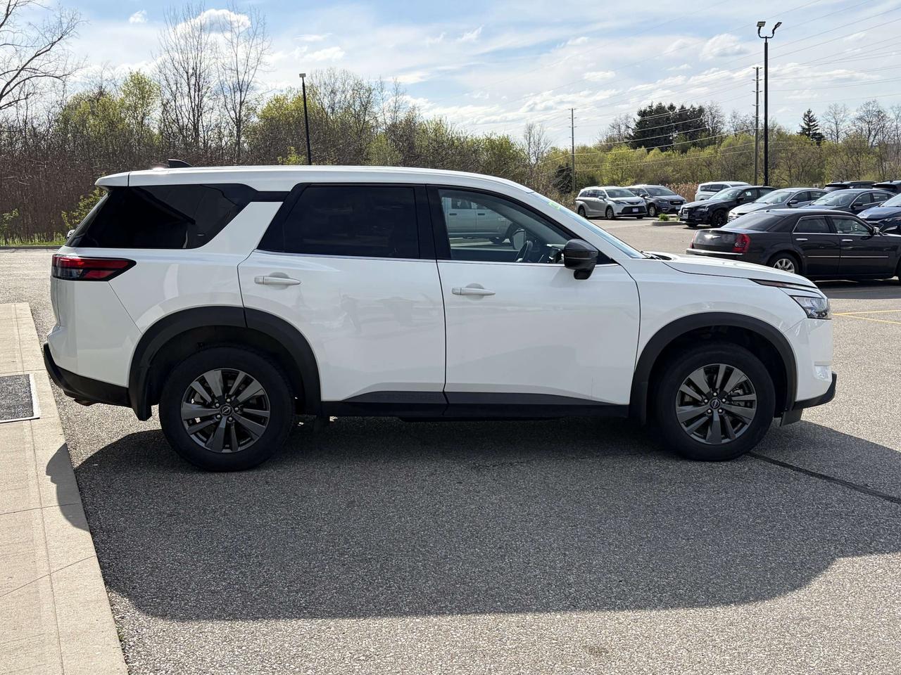 2025 Nissan Pathfinder S 4WD   Clean Carfax   One Owner Photo