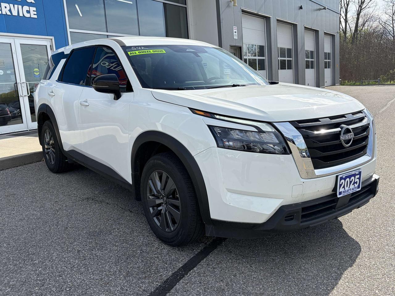 2025 Nissan Pathfinder S 4WD   Clean Carfax   One Owner Photo