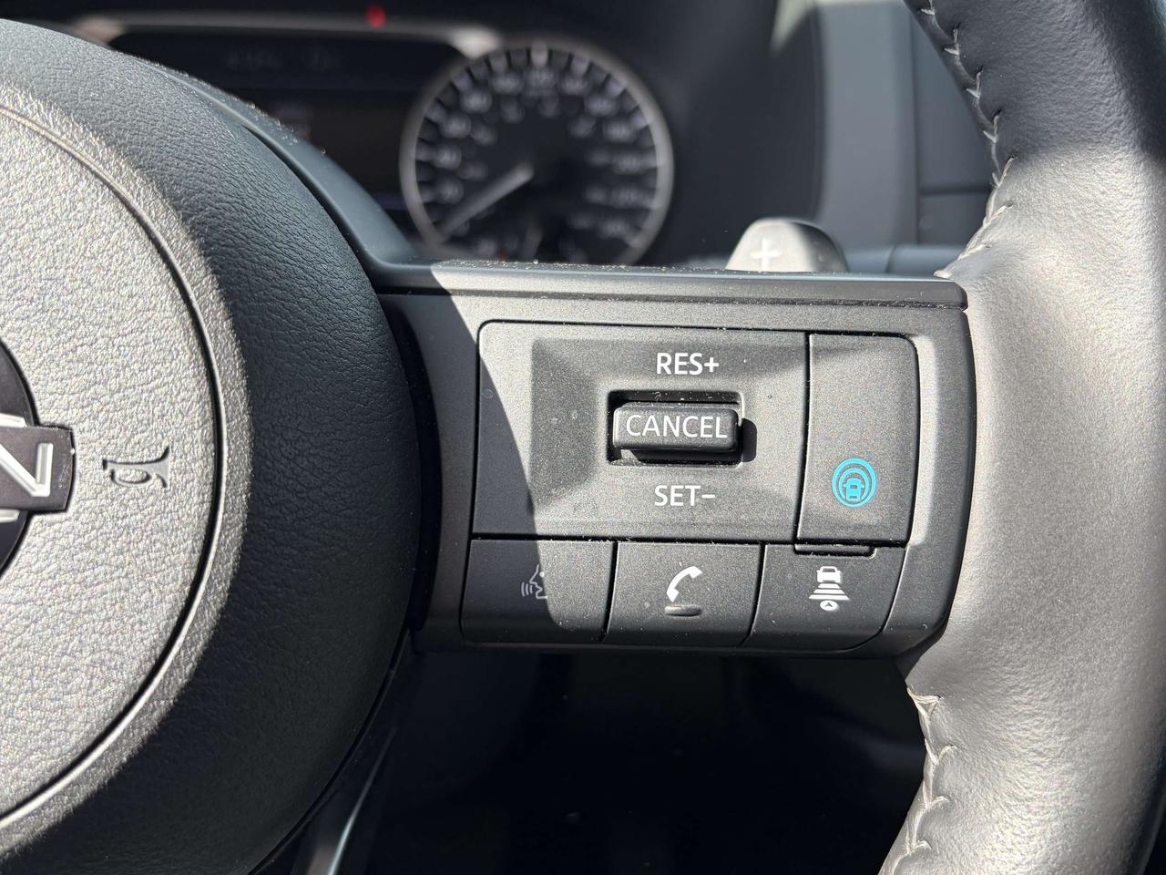 2025 Nissan Pathfinder S 4WD   Clean Carfax   One Owner Photo