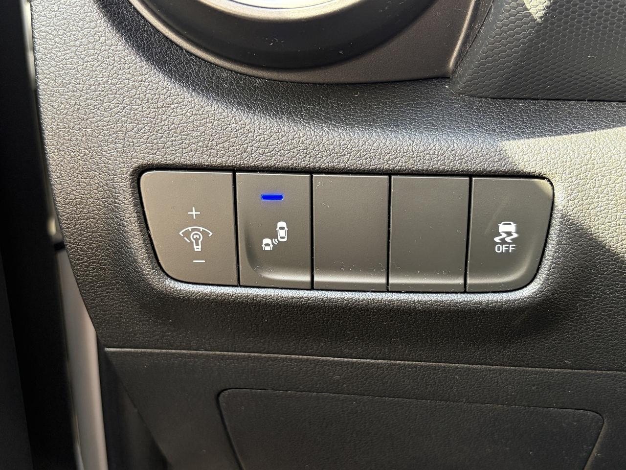2019 Hyundai KONA 2.0L Preferred AWD w-Two-Tone Roof Photo