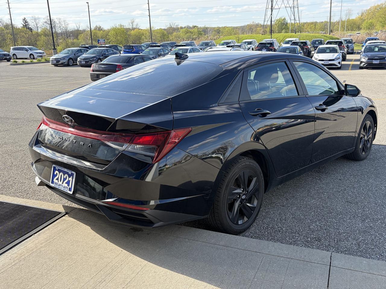 2021 Hyundai Elantra Preferred IVT Photo