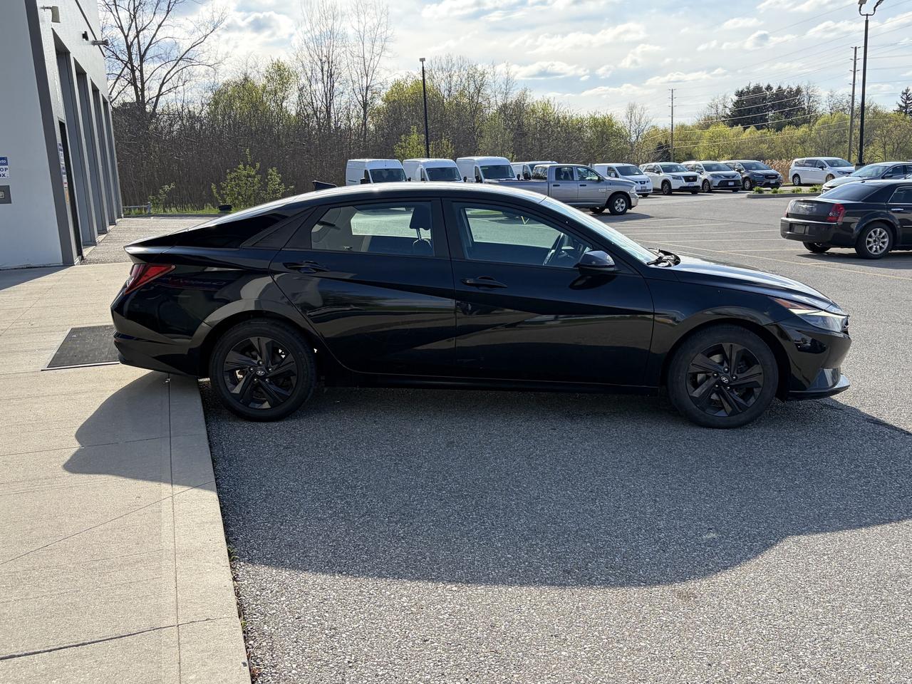 2021 Hyundai Elantra Preferred IVT Photo