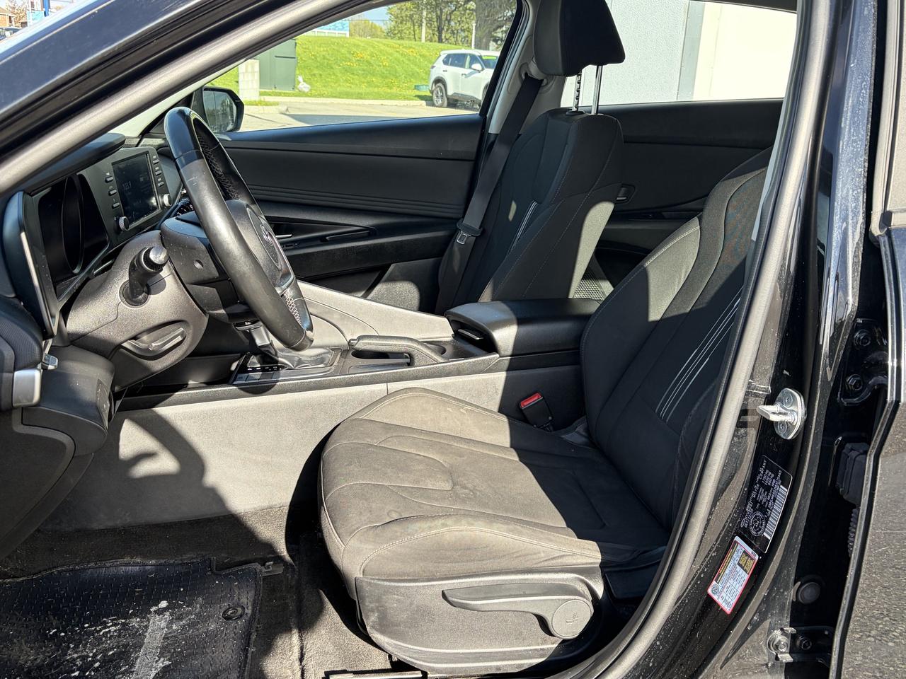 2021 Hyundai Elantra Preferred IVT Photo
