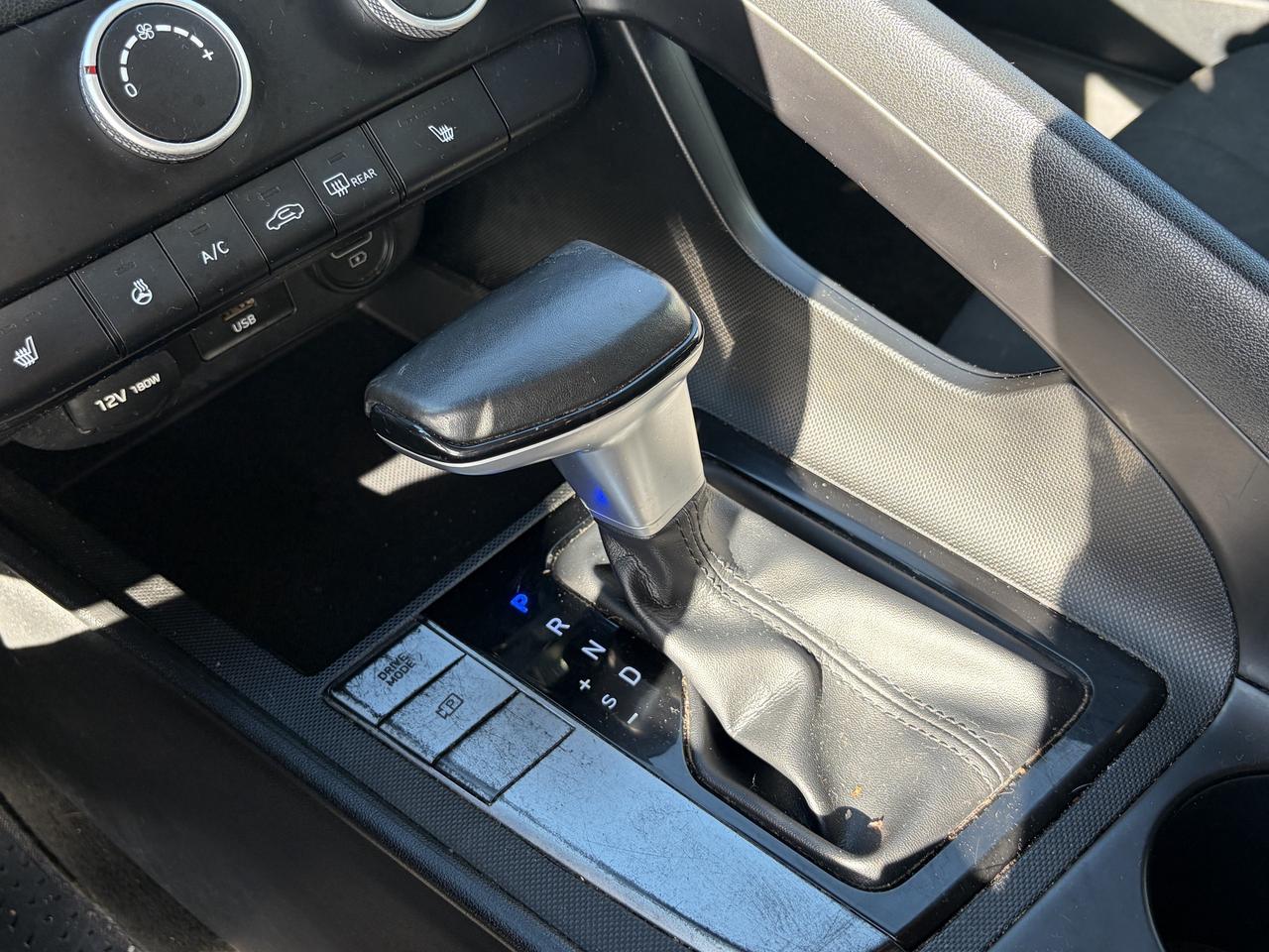 2021 Hyundai Elantra Preferred IVT Photo