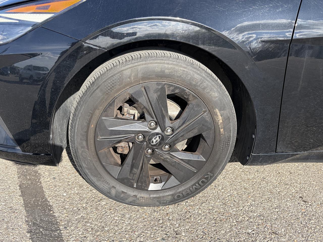 2021 Hyundai Elantra Preferred IVT Photo