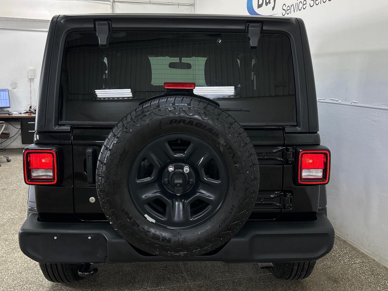 2024 Jeep Wrangler SPORT Photo
