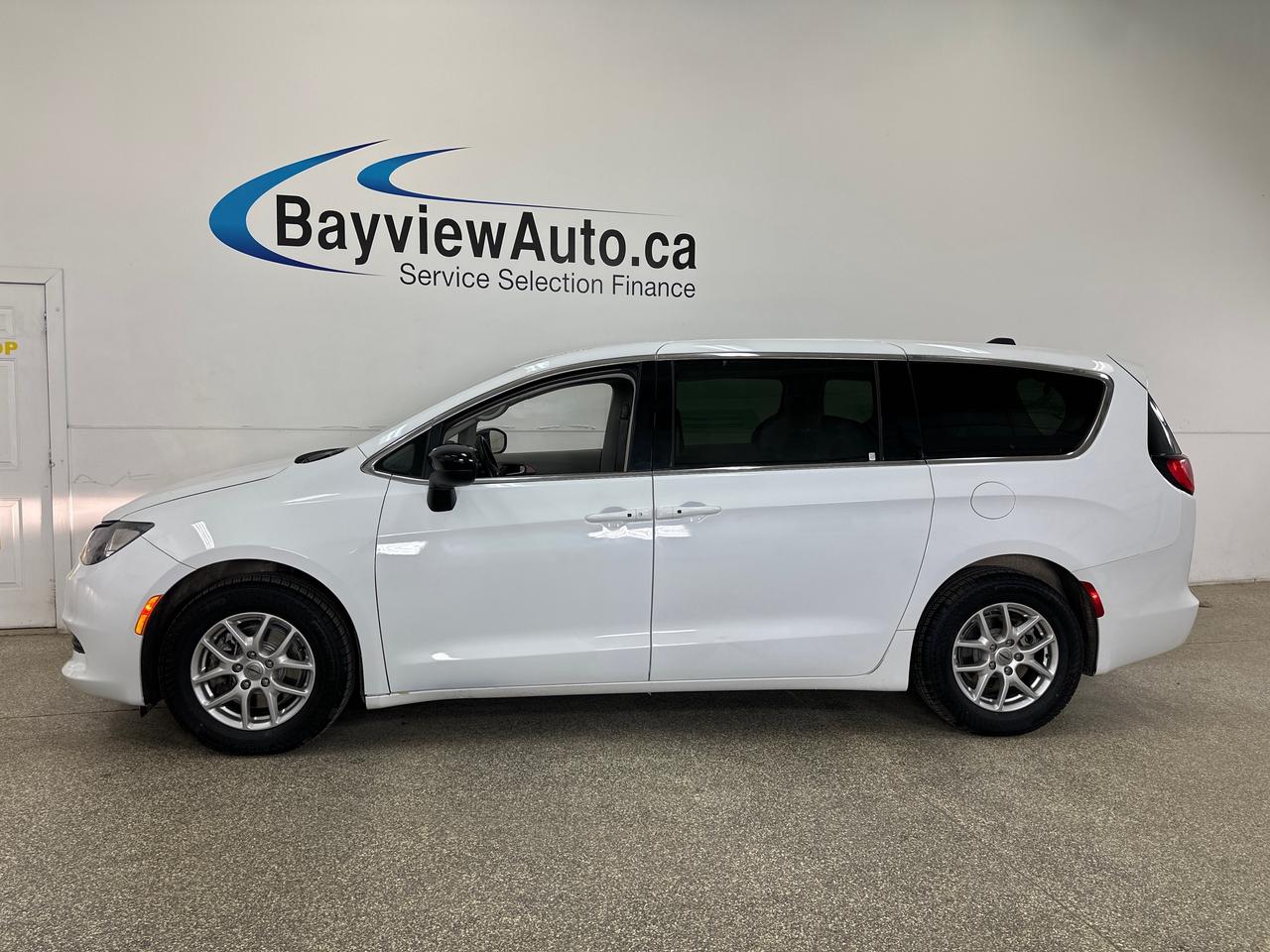 2024 Dodge Grand Caravan SXT Photo3