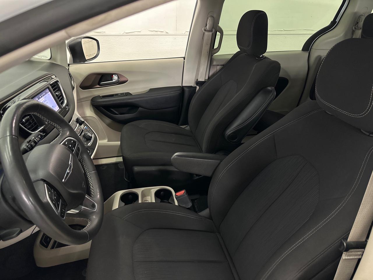 2024 Dodge Grand Caravan SXT Photo