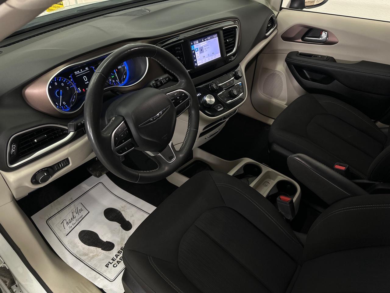 2024 Dodge Grand Caravan SXT Photo