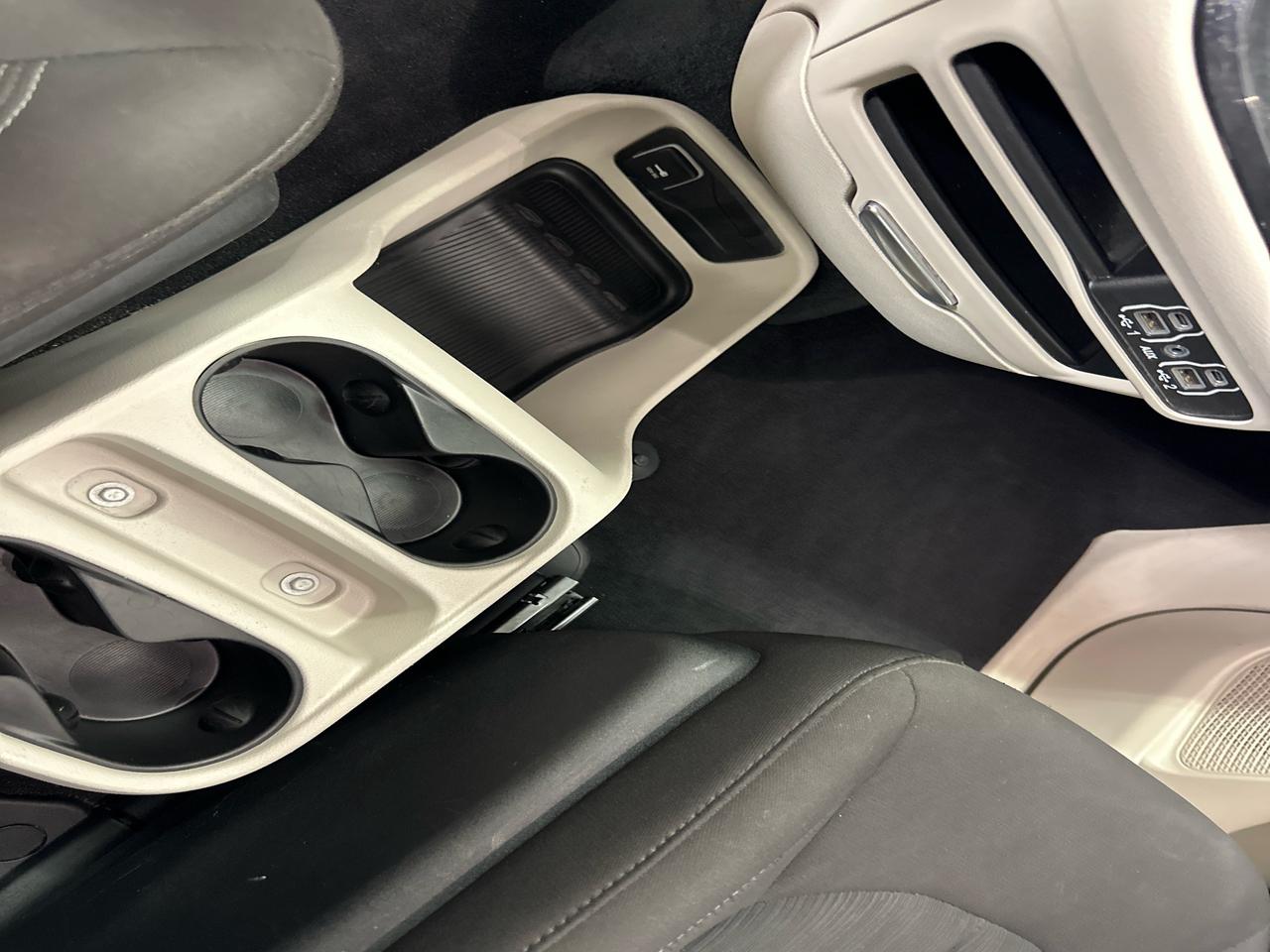 2024 Dodge Grand Caravan SXT Photo