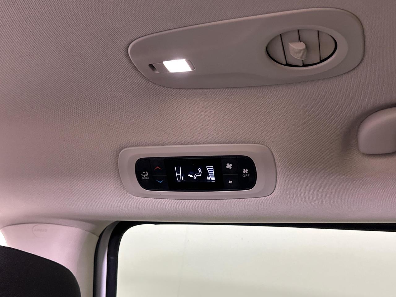 2024 Dodge Grand Caravan SXT - QUADS/DUAL AC/PWR DOORS &amp; SEATS/REM START/MORE Photo