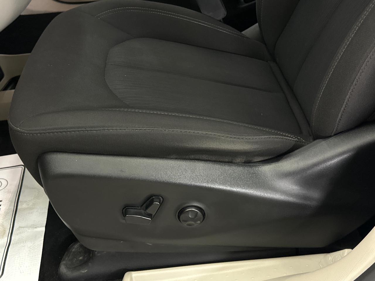 2024 Dodge Grand Caravan SXT - QUADS/DUAL AC/PWR DOORS &amp; SEATS/REM START/MORE Photo